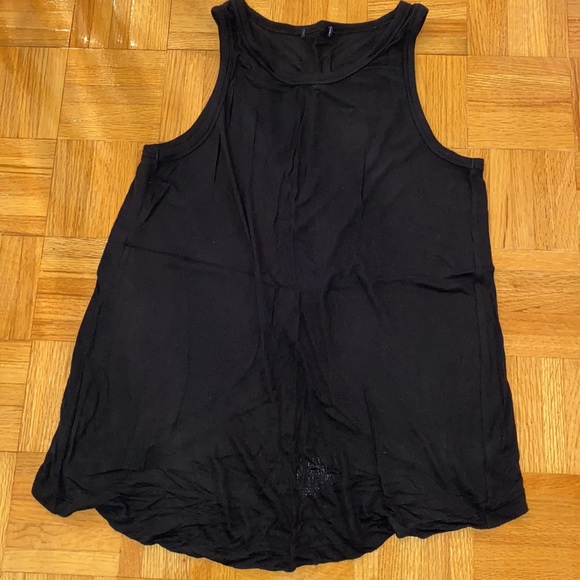 Set of two tanks - Picture 2 of 3